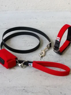 Distributeur de sacs à crottes pour chien - Rouge - Wildebeest